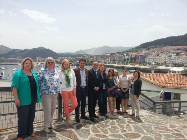 agentes-de-viajes-rusos-en-cantabria-con-el-director-de-turismo-6-jun-14