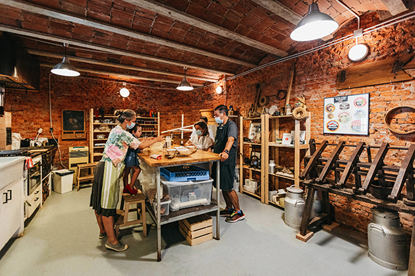 Taller práctico de elaboración de quesada y sobao